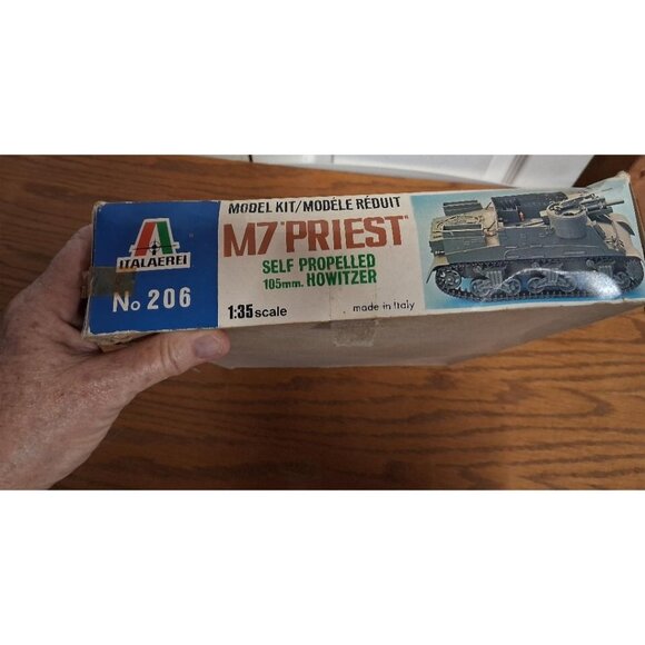 Italaerei Model Kit M7 Priest 1:35 Scale Self-Propelled 105mm Howitzer No. 206 P - Picture 3 of 9